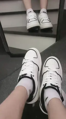 Giày thể thao mlb chữ ny đen bản đẹp ạ size 36-43 ạ full hộp#xuhuongtiktok #sneakers #giáyneaker👟👟 #bassic 