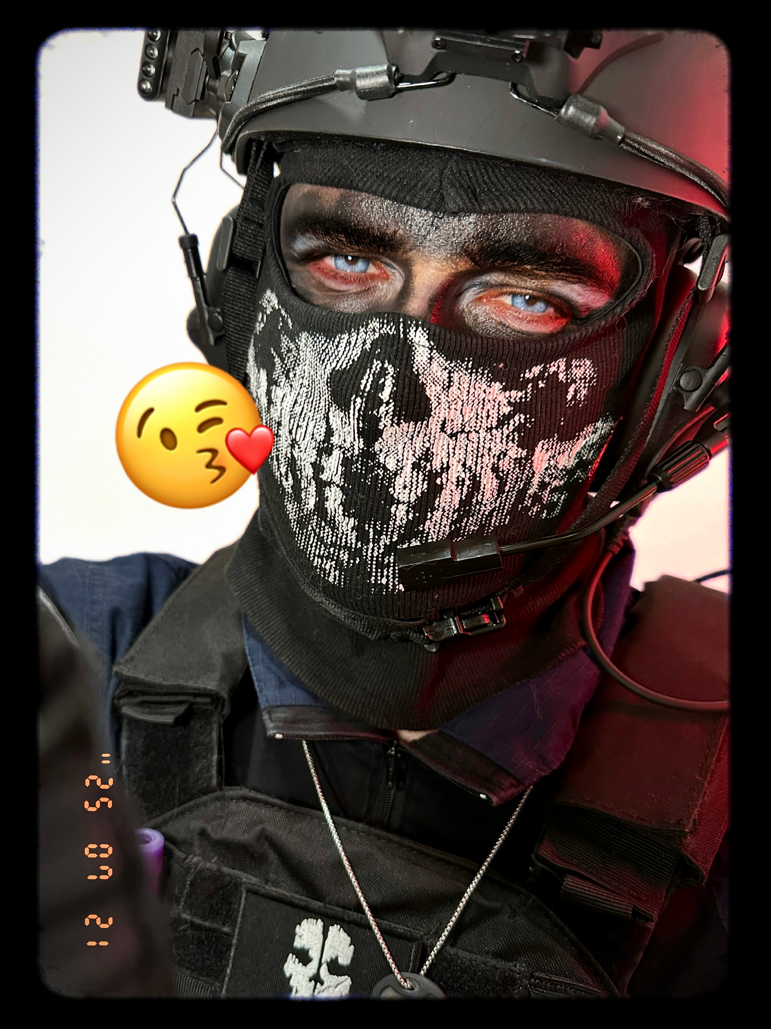 Just one kiss⁉️And your face already turned all red🥵 . #masked #maskedmen #cod #cosplay #mdni #codm #codcosplay #cosplayer #keeganruss #keegancosplay #keegan #masktok #BookTok #darkromance