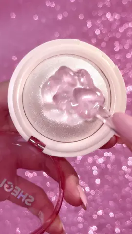 How are highlighters this fun now—just like slime?! Who can resist that insane glow?! ✨🤩 ID: 122516207 #highlighter #makeup #makeuptutorial #GlowUp#blindinghighlighter #highlighter #makeup #sheglammusthaves #SHEGLAM