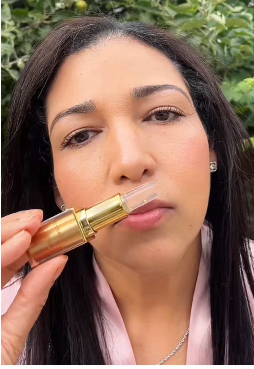 This lipstick looks clear, but it’s anything but boring 👀 Watch it transform into the perfect pink for your lips, super moisturizing, glossy, and no sticky feeling! . . . . . #ColorChangingLipstick #BymoliaBeauty #MoisturizingLips #GlossyLips #tiktokbeautyfind 
