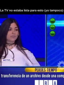 No fue una caída… fue un freestyle con efectos especiales ;) ¿Sigo rapeando aunque me caiga? Siempre  Estoy bien gente no me dolió ! #Freestyle #rap #Meyna #ahoracaigo