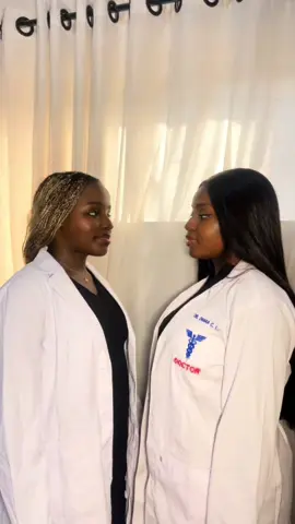 Day 5 of #sistersinhealthcare with @lazypharm 🩺💊 #doctor #pharmacist #medstudent #pharmstudent