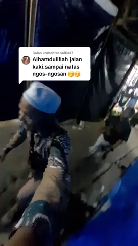 Membalas @saifia17 perjalanan Menuju Makam Sunan Muria lewat jalur tangga. buat yg belum pernah kesunan muria yuk ikuti keseruan kita Ziaroh kemakam sunan muria ka.. nah untuk yg mau ziaroh ke makam sunan muria kita ada dua pilihan yg pertama naik ojeg dan kedua jalan kaki lewat tangga..nah kebetulan aku milih yg opsi kedua yaitu jalan kaki lewat tangga . berapa menit sih untuk naik tangga nya ka?aku jawab ya kurang lebih 30 menitan sdah sampek ka. jdi buat yg gak mau capek bs banget naik ojeg kok ka ada juga ojeg sunan muria nya .nah tarif nya untuk ojeg nya 20ribu ya ka untuk sekali naik..tapi kalau mau sensai yg berbeda bs di coba naik lewat jalur tangga terima kasih #sunanmuriakudus #muriakudus #muria #ziarohwali #ziarohwaliyulloh🤲🏻🤲🏻 #ojekmuria #sunanmuria #radensaid_wali_09 