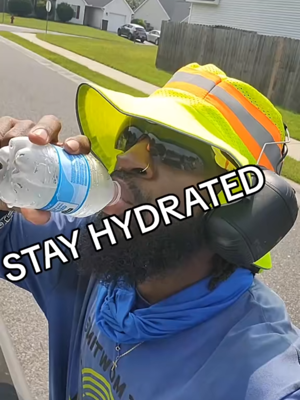 It's hott guys. Stay hydrated  #onthisday #mowingthelawn #mowtime_teeham #