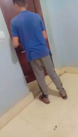 اما تكون واحد طلع مع واحد صاحبك العماره والراجل يفتح الباب مره واحده في بالك انت هتعمل ايه بقى