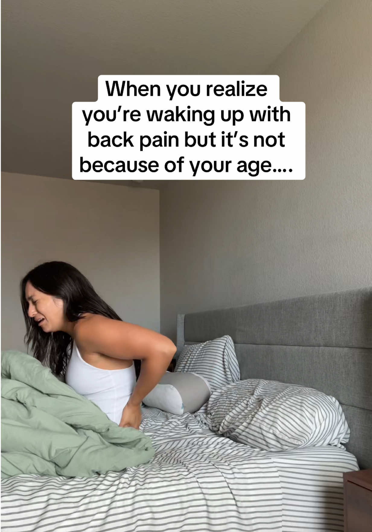 A lot of people believe this: “I’m waking up with back pain because I’m getting older.” And I totally get it. When your body feels stiff every morning, it’s easy to assume age is the reason. I used to believe that too and I was only in my mid-twenties 🙄 Even clients would tell me they were “just getting old,” and for a while… I believed it. But then I started noticing a pattern. It wasn’t about age... it was about HOW they were moving (or not moving) their bodies. What if you’re not waking up in pain because you’re aging.... But you’re waking up in pain because your body isn’t being supported.🤔 When your muscles are tight, your joints are stiff, and your fascia is bound up — sleep becomes a stressor instead of a reset. And that stiffness in the morning is your body communicating to you. It’s begging you to move differently. Once clients start doing the right release work, mobility, and posture resets... the pain fades.🙌🏼 They stop dreading mornings. They stop blaming their age and start reclaiming their strength. This week my community voted that I go live inside my Facebook group to teach a simple posture routine that relieves back pain and stiffness without needing hours or equipment. Want in? Join the group now so you don’t miss it. 👉🏼Comment “GROUP” and I’ll send you the link. Or join at the BlO LlNK.🔗 You're not falling apart. You just haven’t been moving in a way that supports your body... yet. Let’s change that.🫶🏼 . . . #posture #posturecorrection #neckhump #posturefix #neckpainrelief #backpainrelief #hunchback #kyphosis #genx #millennial #genz #boomer #necktension 