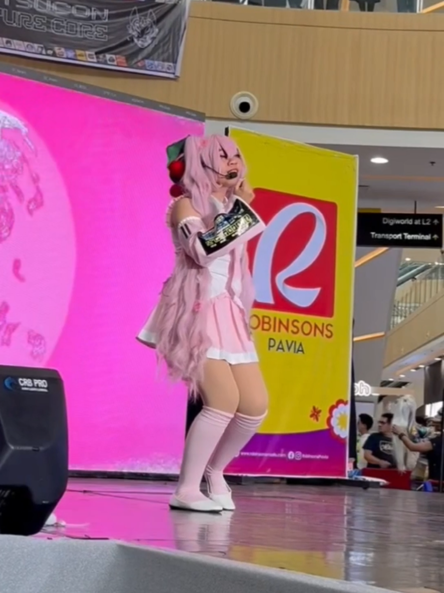 here's a full video of my sakura miku performance for kosudachi events' natsucon : futurecore! i am very proud to claim my title as this category's champion, the 