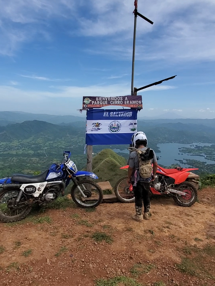 CONQUISTANDO EL CERRO ERAMON  #HARDENDURO  #cerroeramonchalate  #enduroelsalvador 