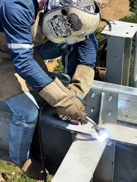 A Cuantos Metros cerebro que estoy ?#ecuador🇪🇨 #soldadoresdelmundo #welding #mundo #construction #Motivacional #viral_video #virales #Altura 