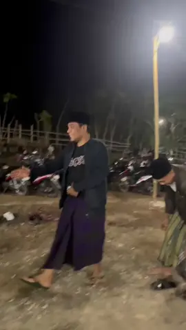 Knp Sih Ko' Masih ada yg Blm Move On ... Sehingga Kecerdasannya dan Kepinterannya  Hrs Tergadaikan Dg Kebodohan ... @Sandur_KlebunBuluh.com #maaf #dimaafkan  #doa #didoakan 