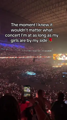 My heart is whole  #morganwallen #morganwallenconcert #girls #peaceful #inthecrowd #az 