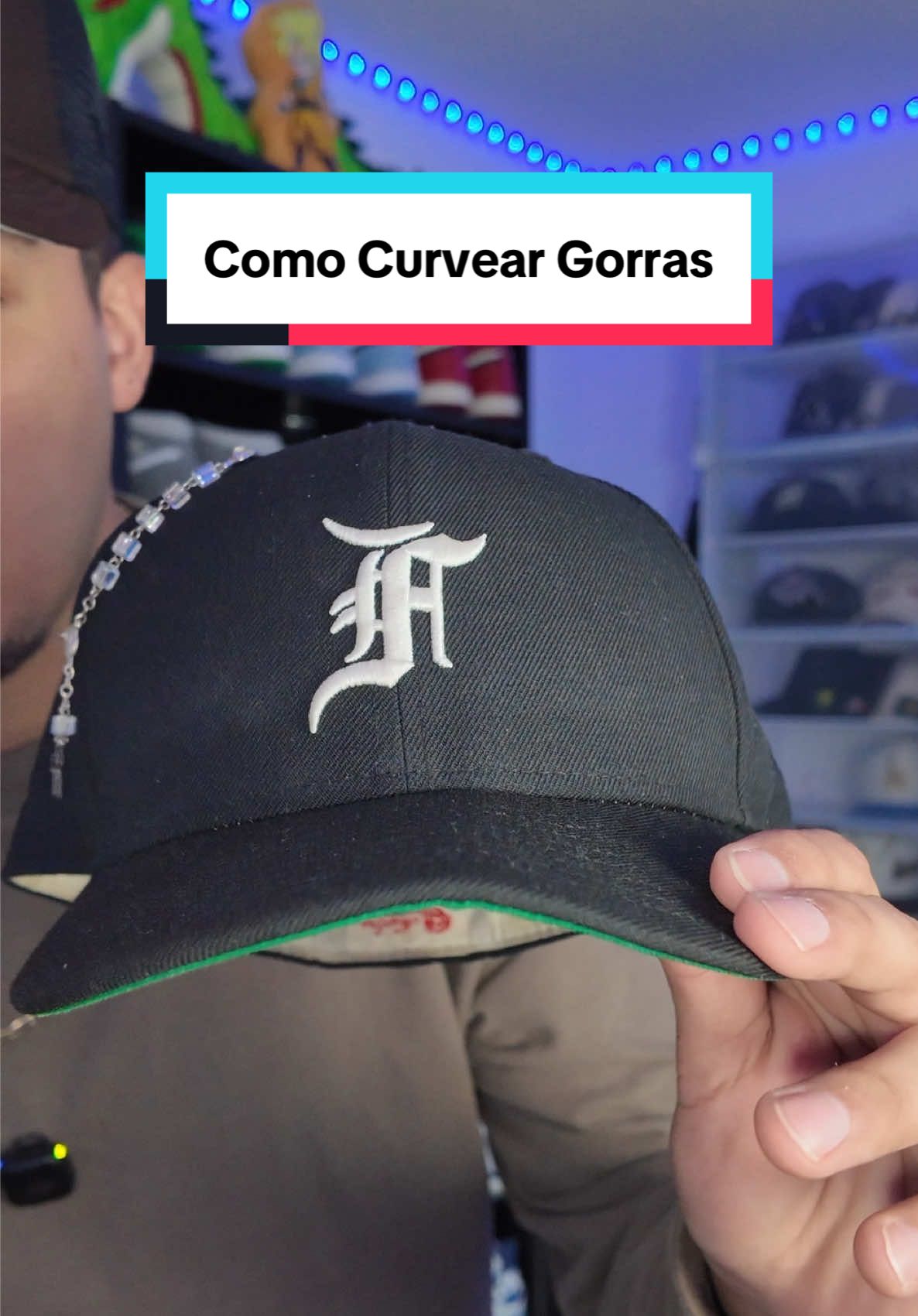 Asi es como se curvea / dobla una gorra!  #gorras #gorrasnewera🔥 #neweracap #gorrasoriginales 