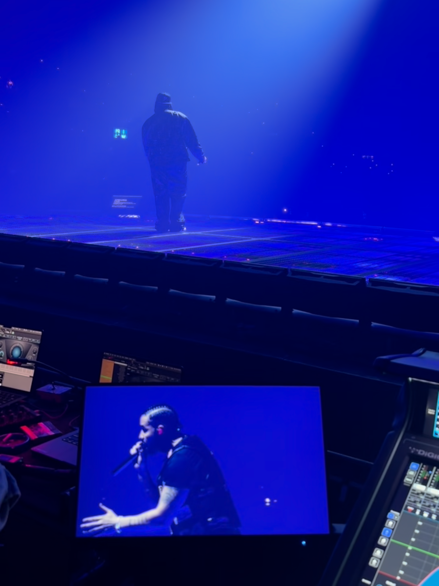 $omebody Loves Me @partynextdoor @ovosound #Drake #sss4utour