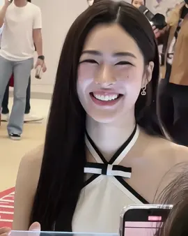 ยิ้มหล่อมากเลยค่ะ 😭                            #linglingkwong #หลิงหลิงคอง 