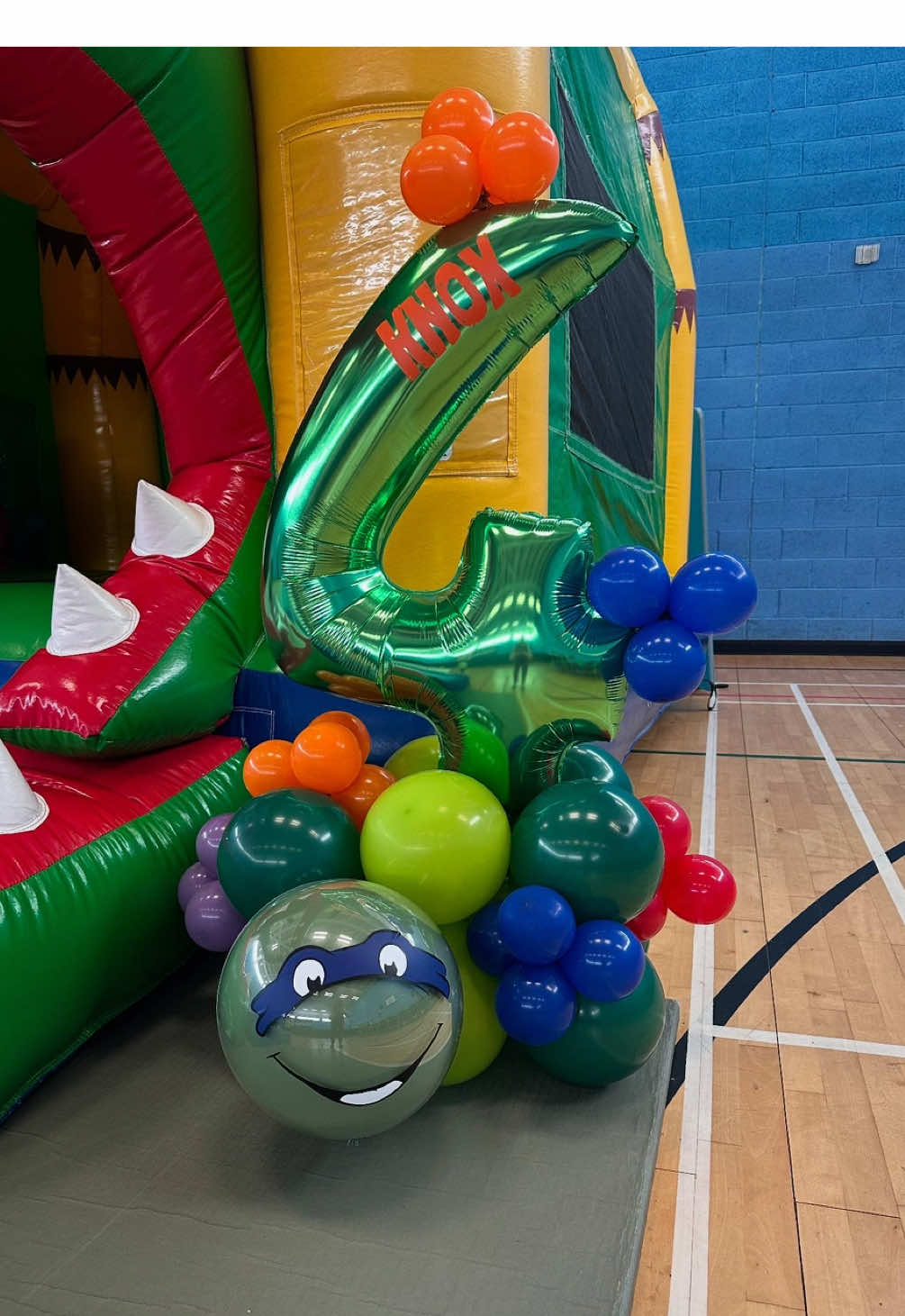 When your nephew asks for turtles, you’ve got to make sure he gets turtles 🫡🐢 #balloons #cricut #vinyl #SmallBusiness #balloondisplay #fyp #balloonbusiness 