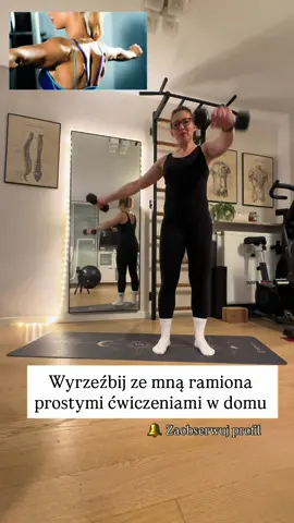 🙋‍♀️ Chcesz wyrzeźbić ramiona w domowym zaciszu? Ćwiczenia z hantelkami to idealne rozwiązanie dla kobiet 40+! 💪✨  Nie musisz wychodzić z domu, aby osiągnąć wymarzoną sylwetkę. Dzięki prostym i skutecznym ćwiczeniom z hantelkami możesz wzmocnić swoje ramiona, poprawić ich definicję i zyskać pewność siebie! - Wzmocnienie mięśni: Zbuduj silne i jędrne ramiona, co nie tylko poprawi Twój wygląd, ale także zwiększy funkcjonalność w codziennym - Dbaj o zdrowie: Regularny trening wspiera Twoje zdrowie, co ma ogromne znaczenie w wieku 40+. Silniejsze ramiona to lepsza postura, większa atrakcyjność i mniejsze ryzyko kontuzji! ❤️ - Dostosowanie: Hantelki są idealne dla każdego poziomu zaawansowania – dostosuj opór do swoich możliwości i postępuj w swoim tempie! 🎯 ✅ 🔖📌Utrzymuj stabilną pozycję ciała: kolana lekko zgięte, brzuch aktywny, miednica podwinięta, zabezpieczając odc lędźwiowy, barki opuszczone 👌🏻 💾 Zapisz do kolekcji, aby nie przegapić 💪🏻 #WyrzeźbienieRamion #ĆwiczeniaWDomu #Hantle #Zdrowie #SiłaKobiety40Plus #Fitness #KfitWarszawa trenerka • kobiety +40 • zdrowie • siła • aktywność • pewność siebie • jędrność • wzmocnienie • fitness •sylwetka • ćwiczenia w domu