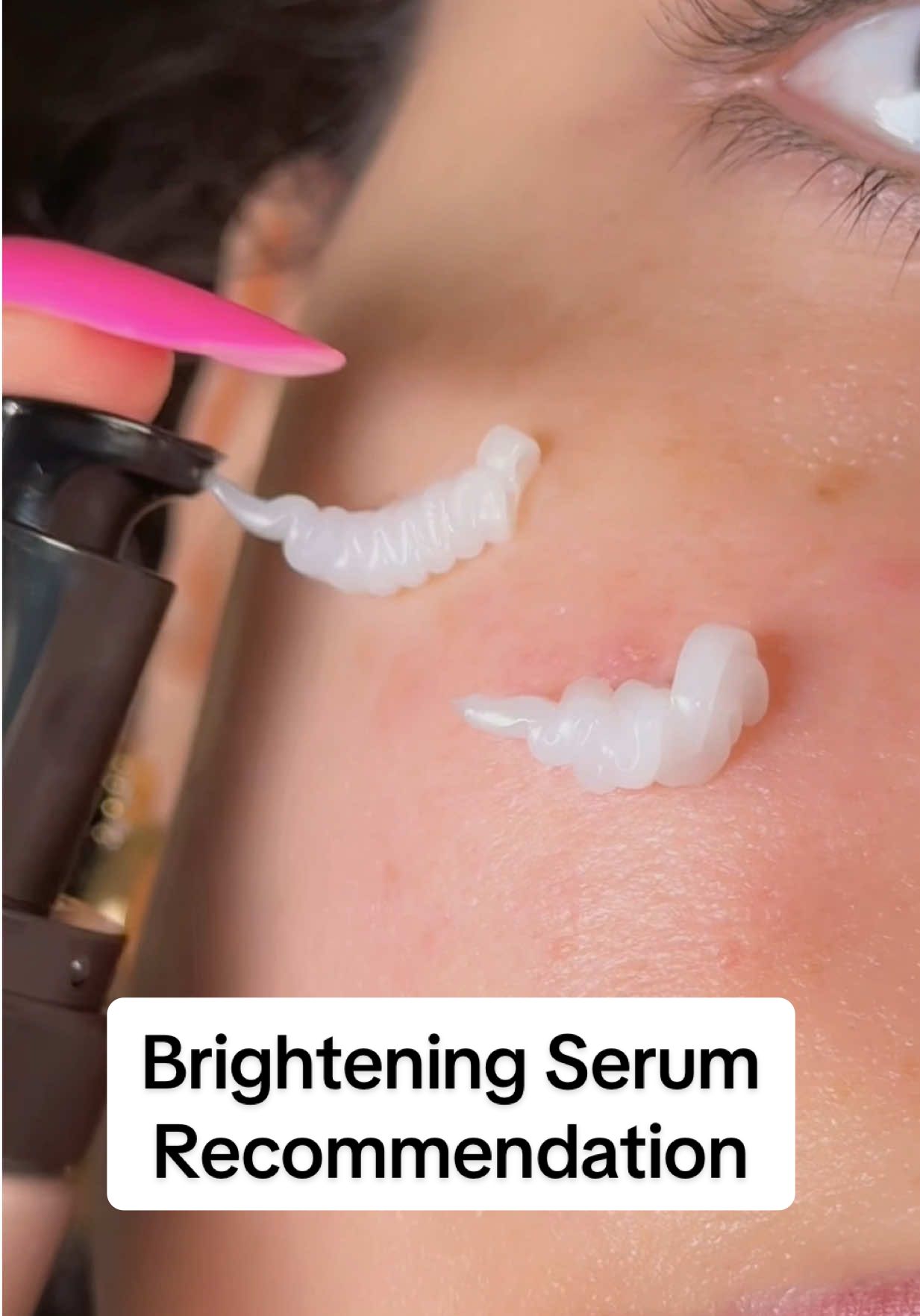 When I find a very effective skincare product that works for sensitive skin, you better believe I’m sharing it with you! @PCA SKIN #PCASKINPartner #darkspottreatment #skincare #clearskin #skincareproducts 