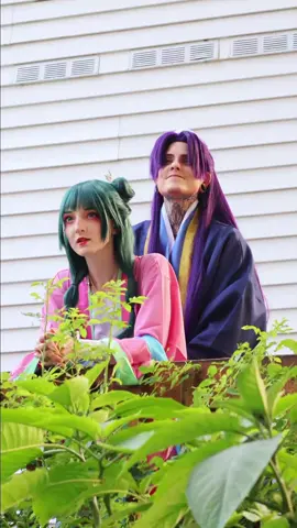 When Lady Gyokuyou waves at you from the other side of the court. Special thanks to @miccostumes for sending me Maomao's wig and Hanfu 🥰 #theapothecarydiaries #apothecarydiaries #maomao #jinshi #coldplay #Coldplayconcert @katestarz ⭐️ 