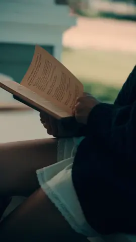 A cowboy’s love on every page📖✨ #charlie1horse #findthecowgirlinyou #cowgirlhat #thecowgirlhat #charlieangel #lookforthefirebrand #cowgirl #fashion #fashionhat #inspo 