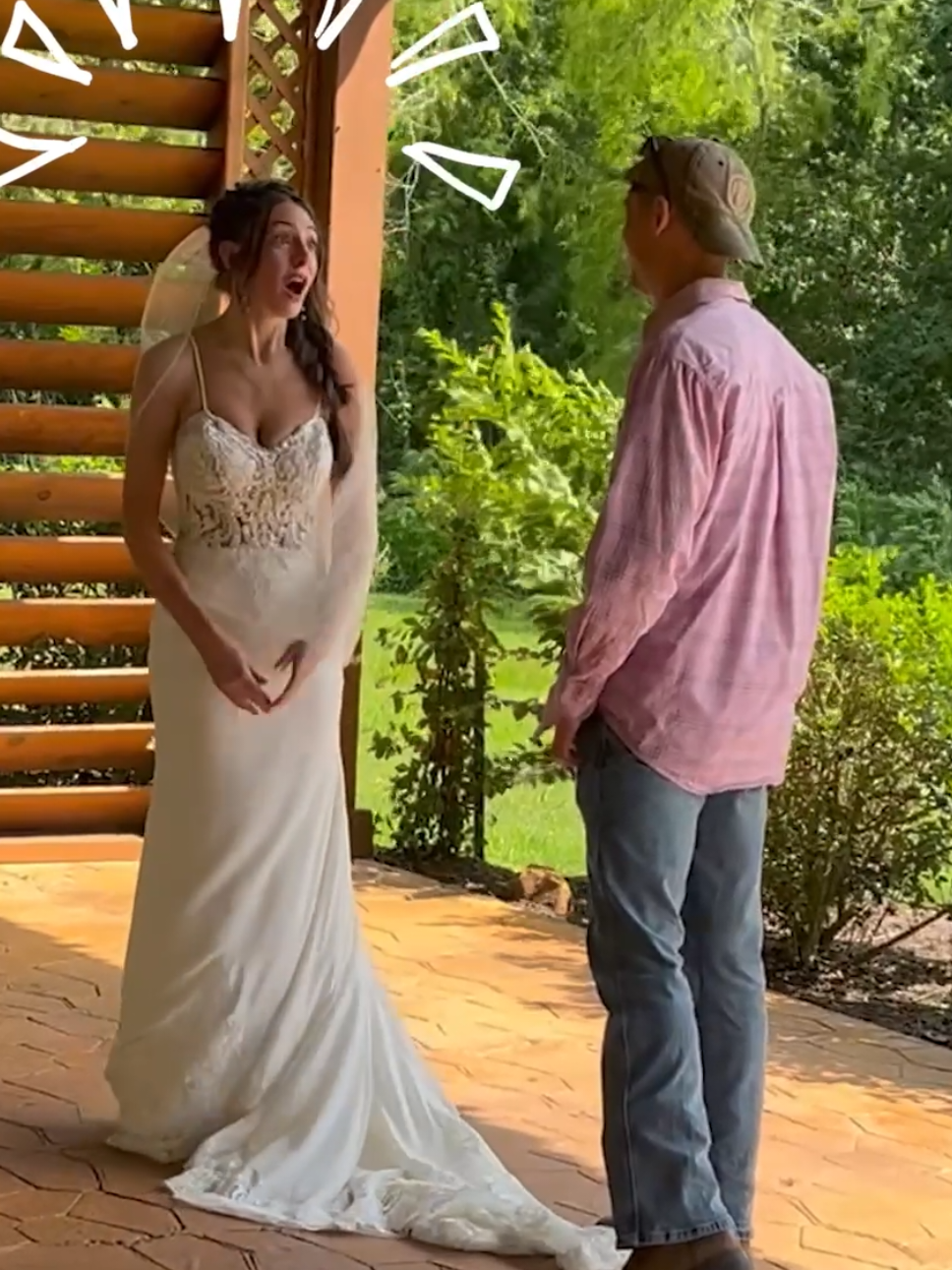 The bride was heartbroken her military brother couldn't make her big day - but then she turned around ❤️🇺🇸 #Siblings #weddingtiktok #weddingsurprise #firstlook #weddingday #militarytiktok 
