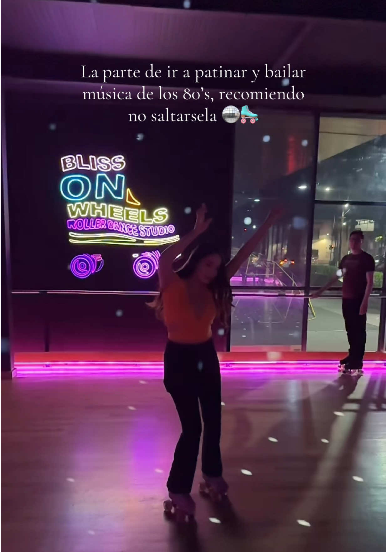 Amamos 🛼🪩💃🏻 #roller #patinaje #wheels #blissonheels #80s #quehacer #dondeircdmx #dondeir #condesacdmx #condesa #cdmxlife #cdmx_oficial 