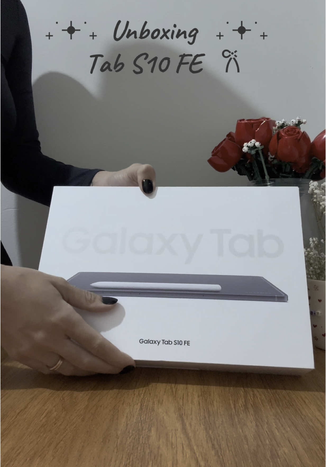 Unboxing do meu Tab S10 FE  Confesso que estou apaixonada! Esse é o meu primeiro tablet e vou usar ele pra estudar. Veio com a capa, caneta e carregador 𐙚 #galaxytabs10 #unboxingvideo #study #tablet 