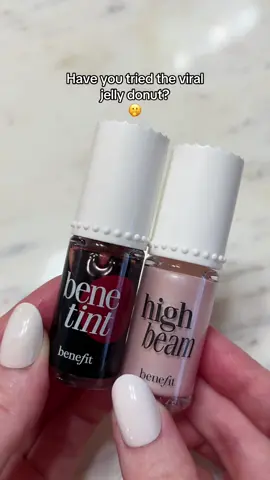 #BenefitCosmeticsPartner Oh and it’s on sale right now besties! 🍒✨ @Benefit Cosmetics #jellydonut #benefitcosmetics #benefit #benetint #lipstain 