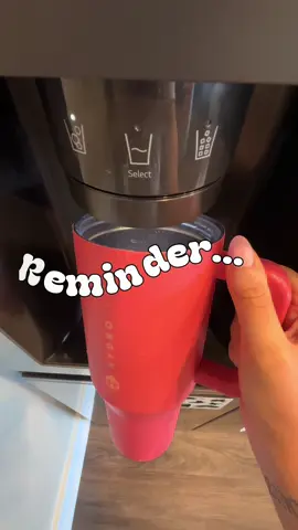 My favorite brand sent me a new cup color & im obsessed! If you’re new to tts remember to request samples from brands you love… the worst thing they can say is no! #girlssupportgirls #engagement #summermusthaves #postpartumjourney @HYDROJUG 