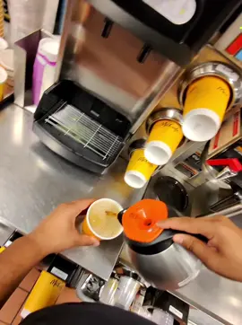 Work with me on drink station at McDonald’s #mcdonalds #pov #viral #viralvideo #foryoupage #fyppppppppppppppppppppppp #fyp #mcdonaldslife #work #coffee 