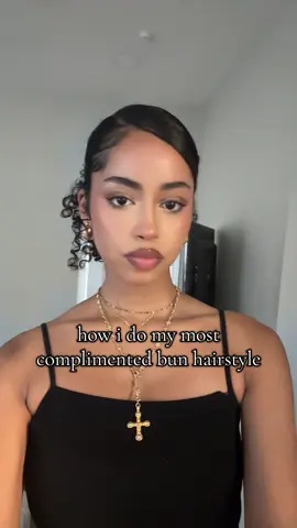 haven’t done this one in so long but it’s so simple and elegant 🥹 #sideparthairstyles #curlybun #lowbun #curlyhairtutorial #curlyhairstyles 