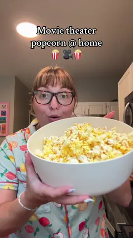 I need to figure out the ratios but WOWWOWWOWWOW #popcorn #movietheaterpopcoen #Recipe #pregnancy #cravings #pregnancycravings #recipe #Vlog 