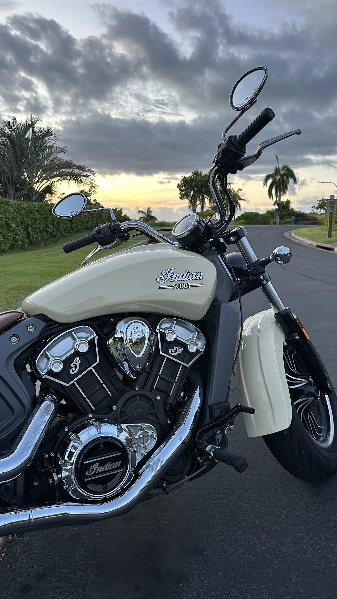 Riding on the Big Island of Hawaii  @Indian Motorcycle  Wearing @Stellar Moto Brand  #moto #motorcycle #motobabe #motogal #islandlife 