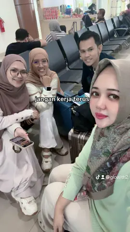 “Kita bukan persaingan, kita saling dorong maju@Wira Ekdeni Aifa @Jufenti Ade Fitri @AminSuci87 ” #bestievibesonly  #SolidSisterhood #KL #pkucity_tiktok #allah❤️ 