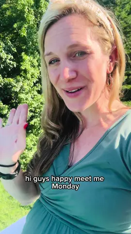 I’m Melanie — a stay-at-home mom of 2 (with one on the way!) and former burnout queen turned digital CEO. 👩‍💻 I started this journey because I was tired of trading all my time for a paycheck that barely covered the basics. I craved freedom. Freedom to be present with my kids. Freedom to say “yes” more. Freedom to build a life that felt like mine. Now? I help other people and moms create income online through affiliate marketing — using simple systems that work in the “mom cracks” of the day (nap time, pick-up line, after bedtime ✨). 📲 DM me the word START and I’ll send you my free beginner’s video guide — the exact one I used to get started from scratch. And if you’re new here — welcome! 👇 Drop where you’re from + how many littles you have so we can connect 💛 #MeetMeMonday #AffiliateMarketingMom #WorkFromHomeMama #HustleWithMelanie #TimeFreedomForMoms