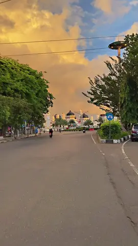 Selamat pagi warga banda aceh✨ #fyp #india #aceh #masjidbaitulrahmanbandaaceh #bandaaceh #sunrise 