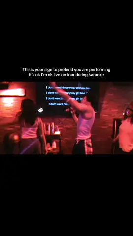 We had no other choice but to do our own Miss Possessive tour! We had a mic, strobe lights, and a dream 😻 #tatemcrae #tatemcraetour #misspossessivetour #itsokimok @tate mcrae @Joce 
