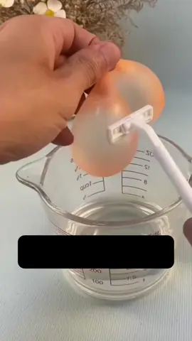 Não corta a pele, mas corta o problema pela raiz..