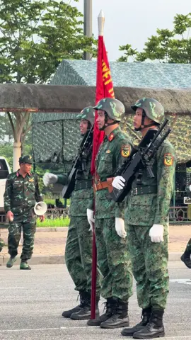 Mũ dưa hấu cũng không phong ấn được nhan sắc của ảnh 🫣