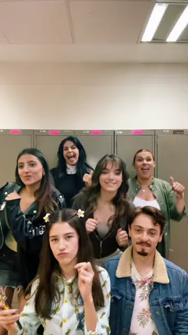 Nuestras vecinas de foro y un trend de 2020 🤣 Quien lo recuerda??  @África Zavala @Gloria Sierra @Emilio Beltran @Cristela_Loesca @Natalia Alvarez  #fyp #foryou #foryoupage #xyzbca 