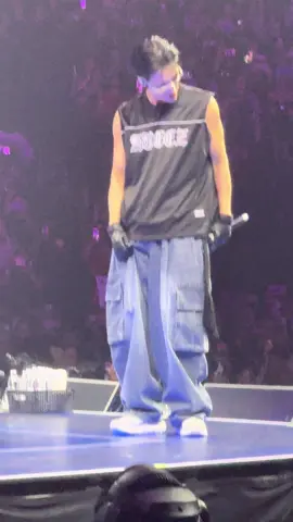 He is fine 👌 Orlando - day 1 Seonghwa fan cam #seonghwa #ateez #atiny #orlando