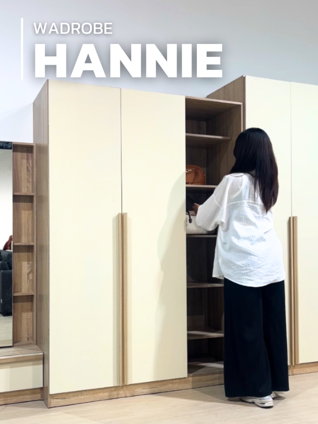 ตู้เสื้อผ้า Hannie รุ่นนี้คือดีเกินต้าน สีโซลิดโอ๊ด + ครีมละมุนตา🤍 เปิดเก็บของแล้วคือจึ้งมาก มีพื้นที่จัดเต็ม ไม่รกไม่พังอีกต่อไป🧥👗 ใครแต่งห้องแนว cozy ต้องมีติดห้องไว้บ้างละปะ #เฟอร์นิเจอร์ #แต่งบ้าน #ตู้เสื้อผ้า #ห้องนอน #แต่งห้อง