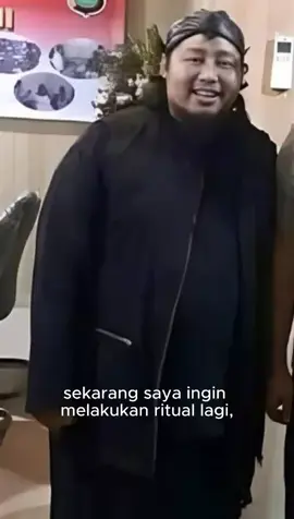 kyai ingin melakukan ritual lagi bagi anak anakku yang mau melunasi hutang atau mau buat modal usaha silahkan hubungi kyai #bismillah #viral #ritual #danagoib #kyai #halal #duniaakhirat 