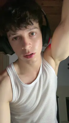 Chico de las diademas 