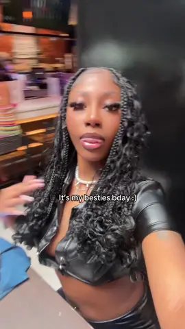 Tell her happy bday before I get mad. #birthdaygirl #bestie #2prettybestfriends #dmv #SMILEBABE 