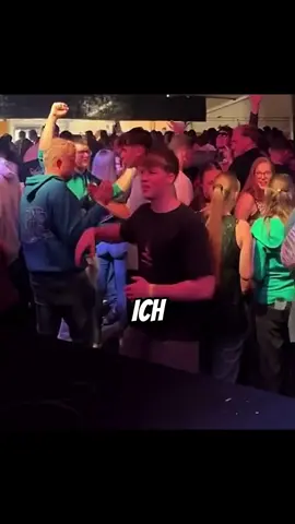 Er wird Vater!🤷‍♂️😏😂😂 #dorfkind #dorfparty #land #landleben #funnyvideos #viralvideo #funnytiktok #fy #foryou #fyp #foryoupage #fd #fürdich 