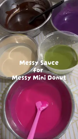 messy sauce for messy mini donut #messysauce #messyminidonut #minidonut #minidonutbusiness #chocolatebar #ohhmaevecreameries #fyp 