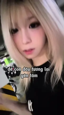 ngta gọi a là thiếu niên, nhưng a chỉ thiếu EM