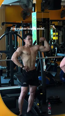 Nyukur 100 kepala juga bisa  #tukangcukurkeker #gym ##gymmotivation #GymLife #layeridn 