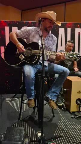 Jason Aldean Whiskey Drink acoustic performance Rogers Arkansas #JasonAldean #Countrymusic  #JasonAldeanVIP #Fullthrottletour #Fullthrottle #WhiskeyDrink #WalmartAmp 