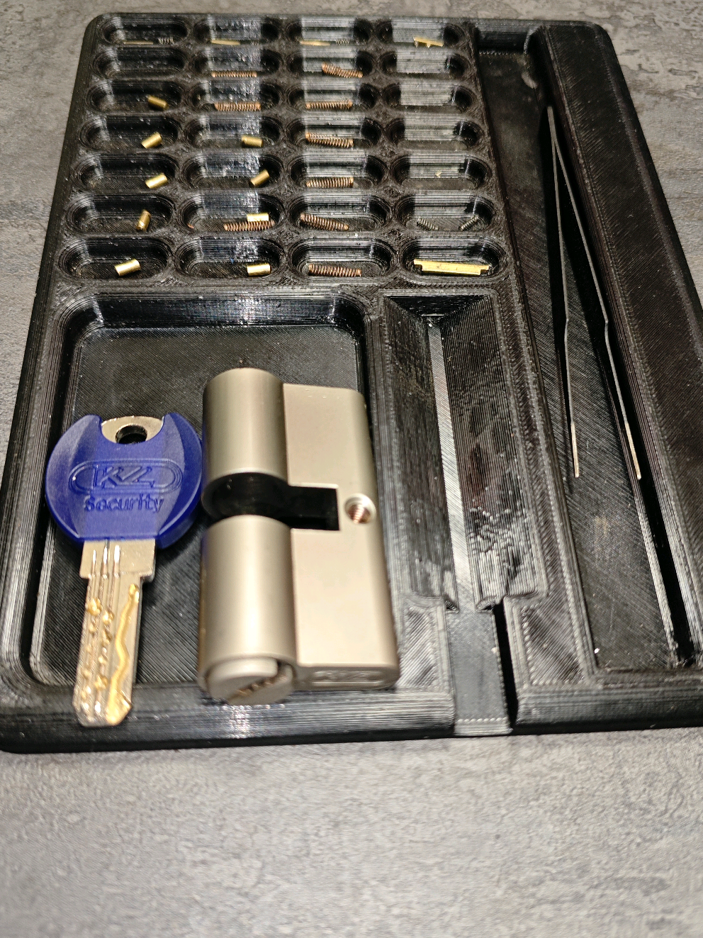 Apertura, ganzuado y despiece de cilindro KL SECURITY (9 pernos 4 sliders y barra lateral) #lockpicking #locksmith #cerrajeria #ganzuadodeportivo #lockpick #locksport #cerrajero 